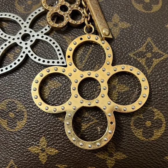 Louis Vuitton Bag Charm Gold Silver - Picture 9 of 16